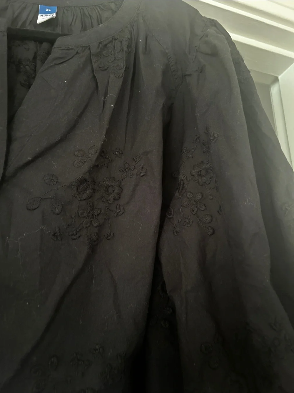 Old Navy Black Button-Front Puff Sleeve Blouse